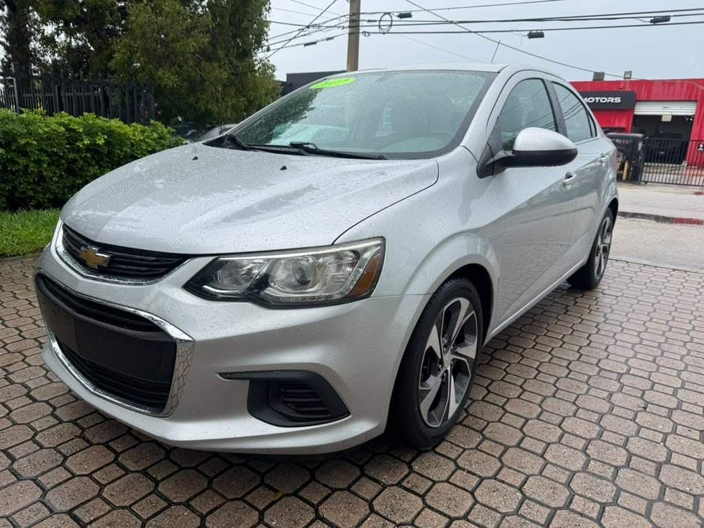 2017 Chevrolet SONIC Premier — photo 1