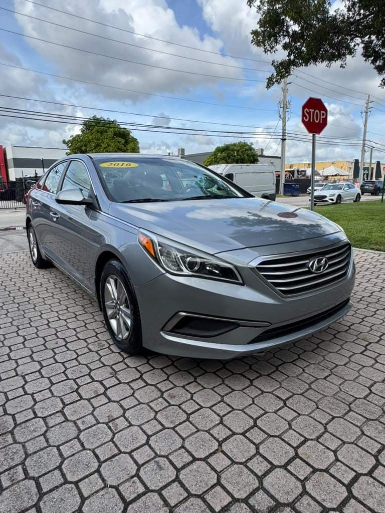 2016 Hyundai SONATA SE SE / SE w/Popular Pkg / Eco / Eco w/Tech Pkg — photo 1